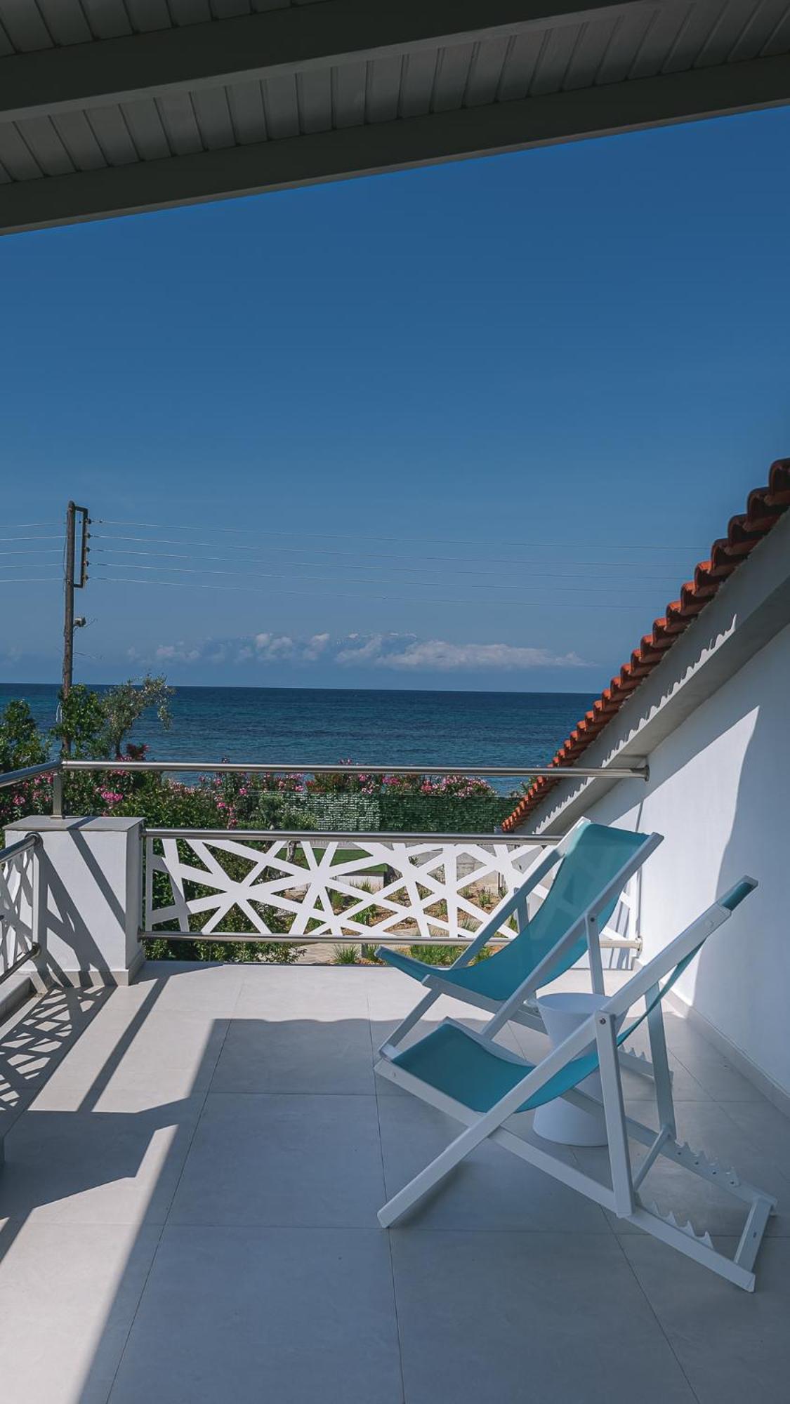 Electra Beachfront Suites, Nea Irakleia Екстериор снимка