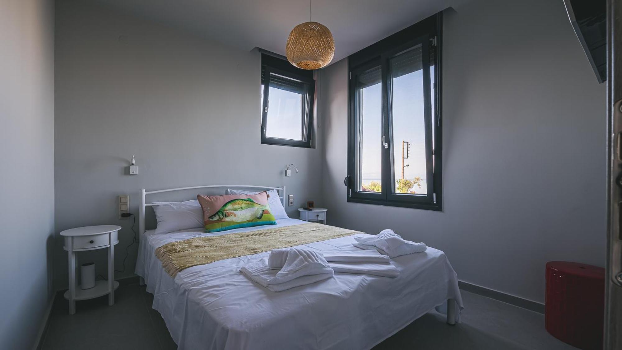 Electra Beachfront Suites, Nea Irakleia Екстериор снимка