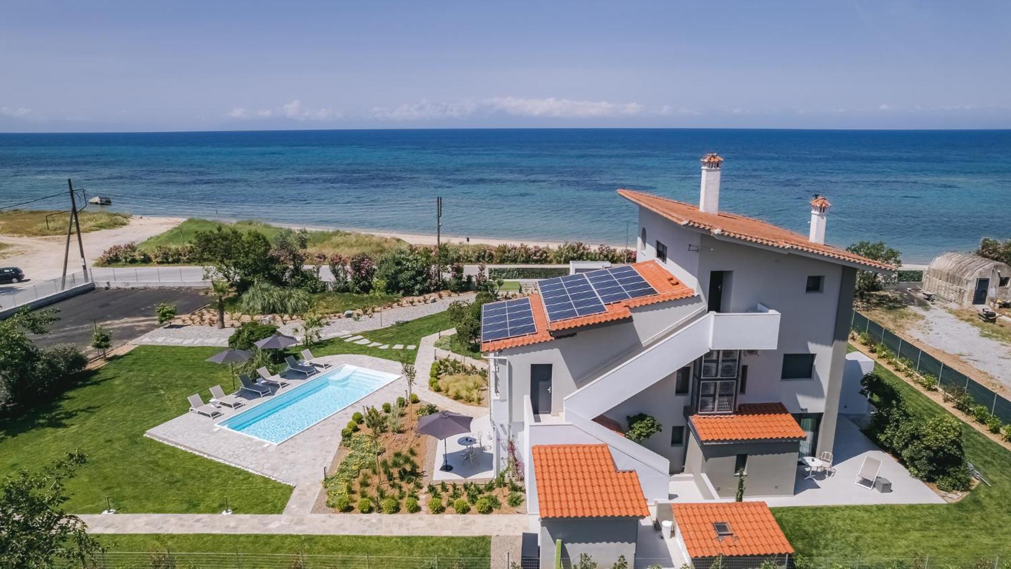 Electra Beachfront Suites, Nea Irakleia Екстериор снимка