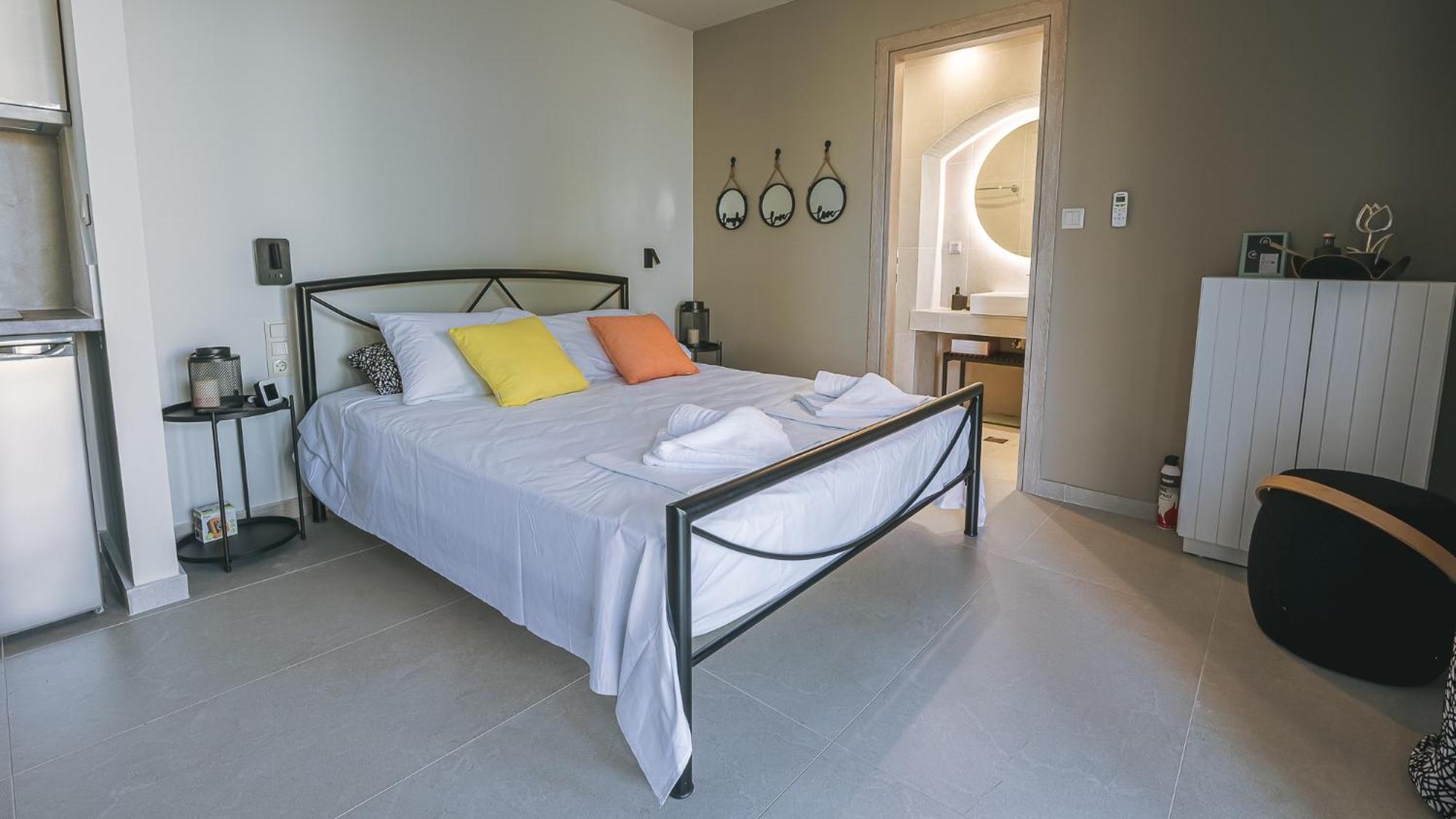 Electra Beachfront Suites, Nea Irakleia Екстериор снимка