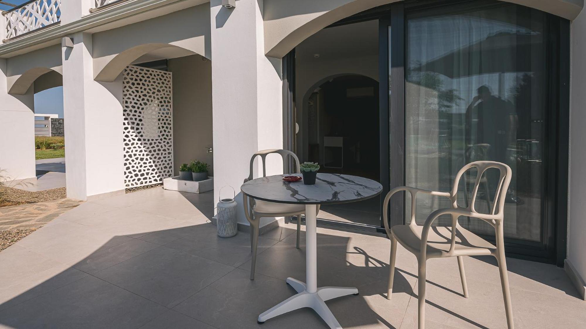 Electra Beachfront Suites, Nea Irakleia Екстериор снимка